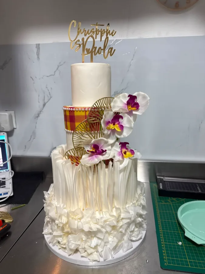 Wedding cake aux orchidées